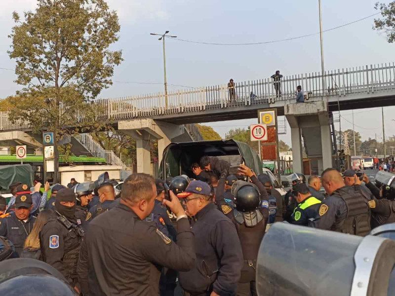 Protestan por la muerte de Yaretzi en el Metro Taxqueña