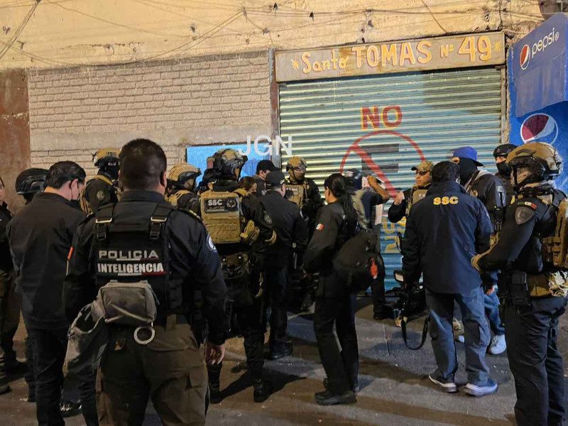 Encuentran varias dosis de droga y detienen a dos en Santo Tomás