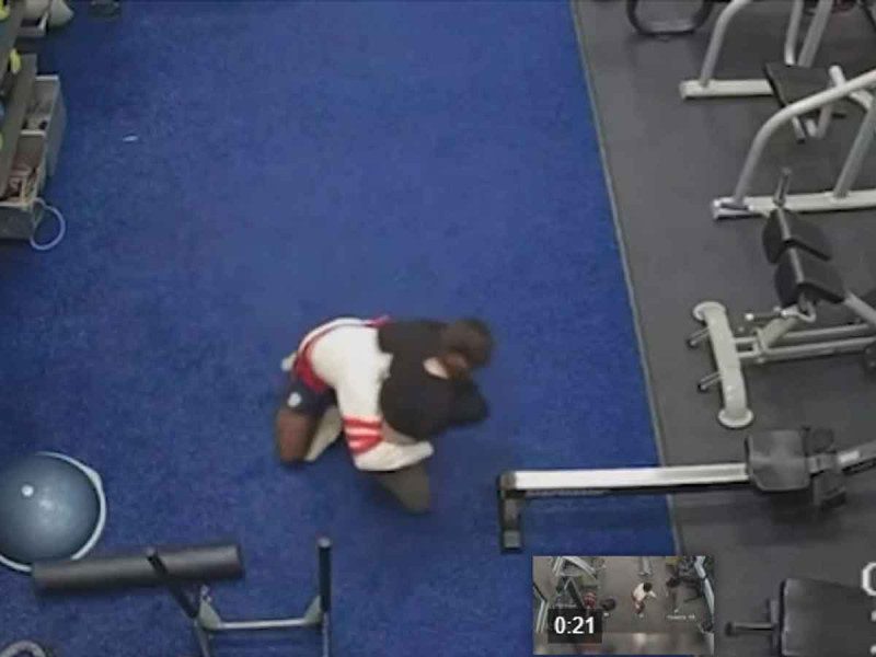 Joven lucha contra su agresor sexual en un gimnasio de Florida