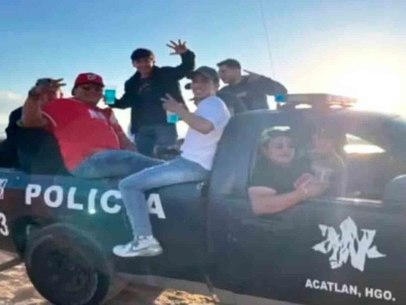 Suspenden a policías municipales por transportar a jóvenes borrachos