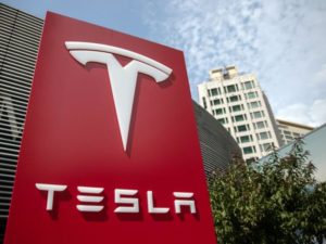 Docenas de empleados despedidos de Tesla por querer un sindicato