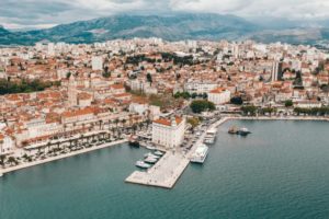 Ciudad en Croacia multará con 150 euros a quien utilice traje de baño