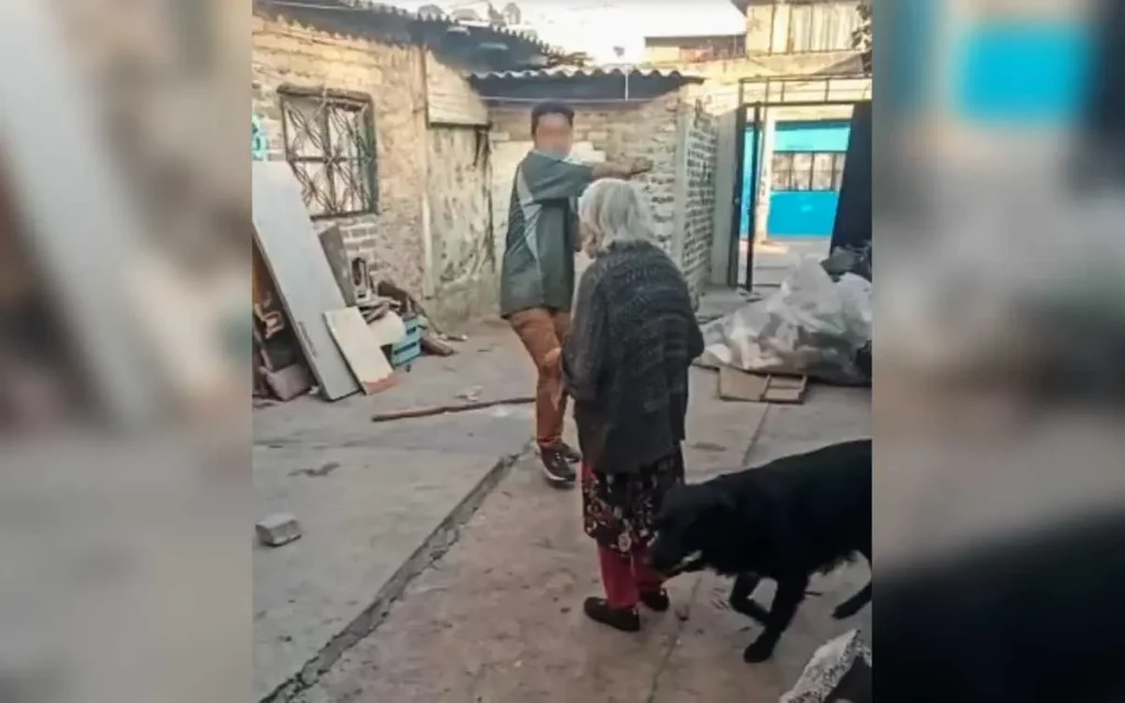 Dan de alta a la abuelita golpeada por su nieto con un tubo en Ecatepec