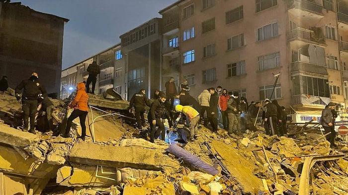 Alista México ayuda tras terremoto en Turquía.