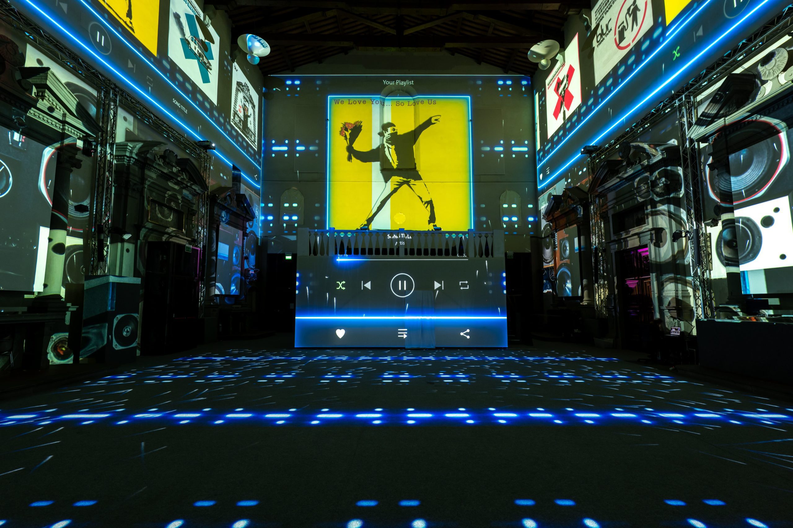 Adéntrate al mundo de Banksy en esta experiencia inmersiva