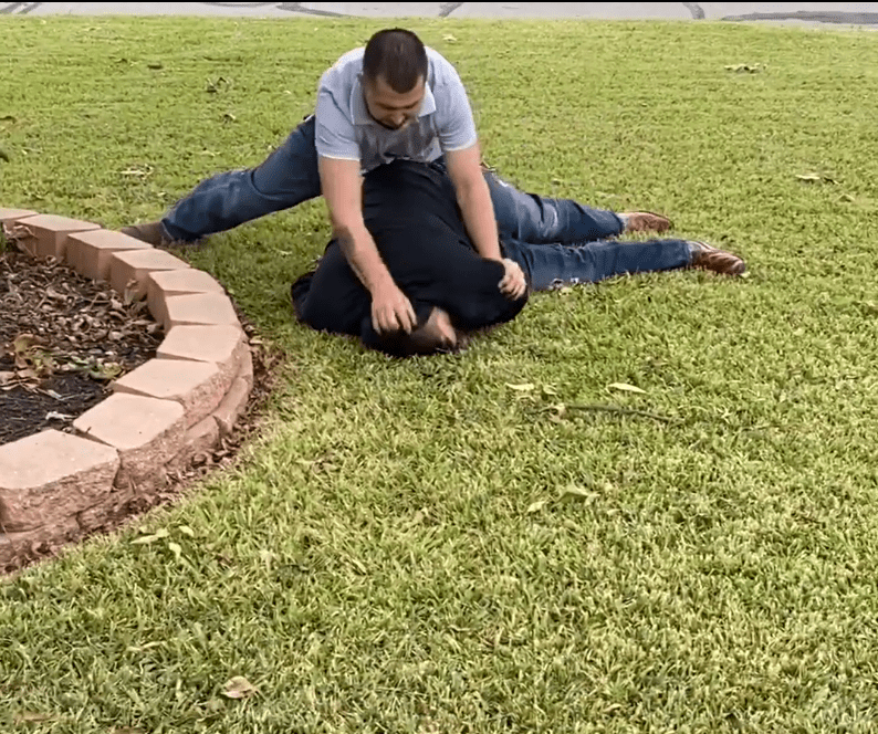 Testigo detiene a conductor ebrio que mató a un policía