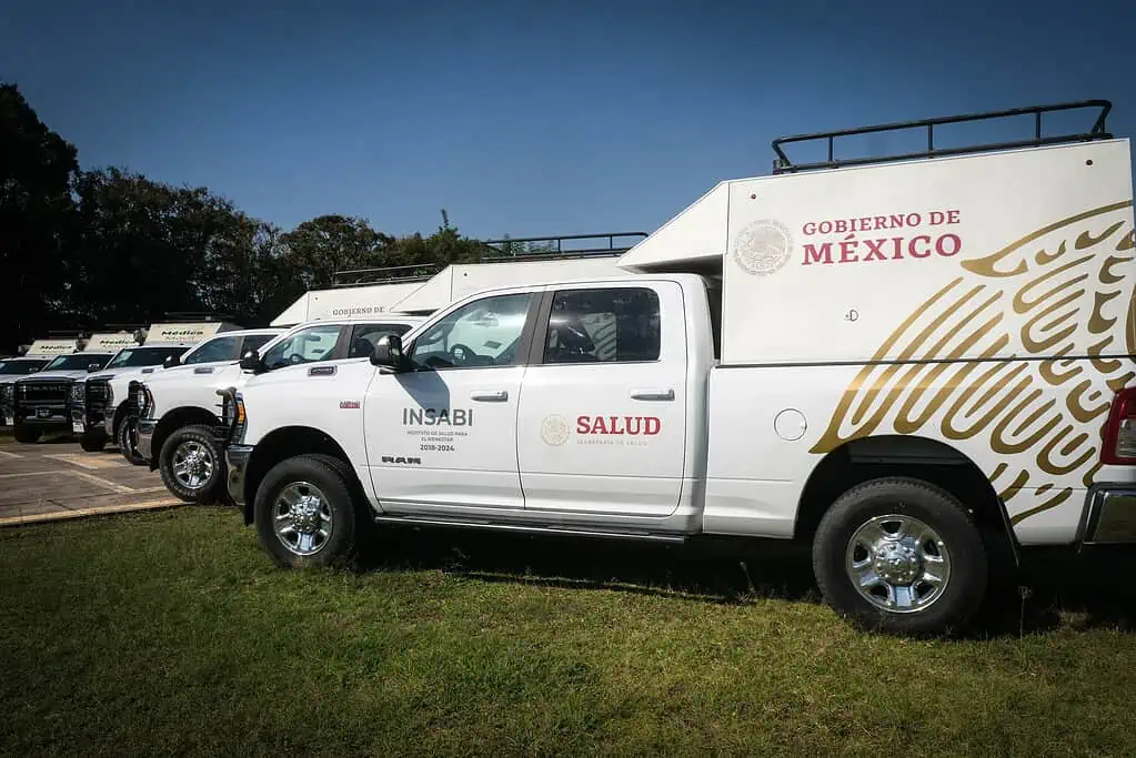 Recibe Jalisco seis unidades médicas móviles