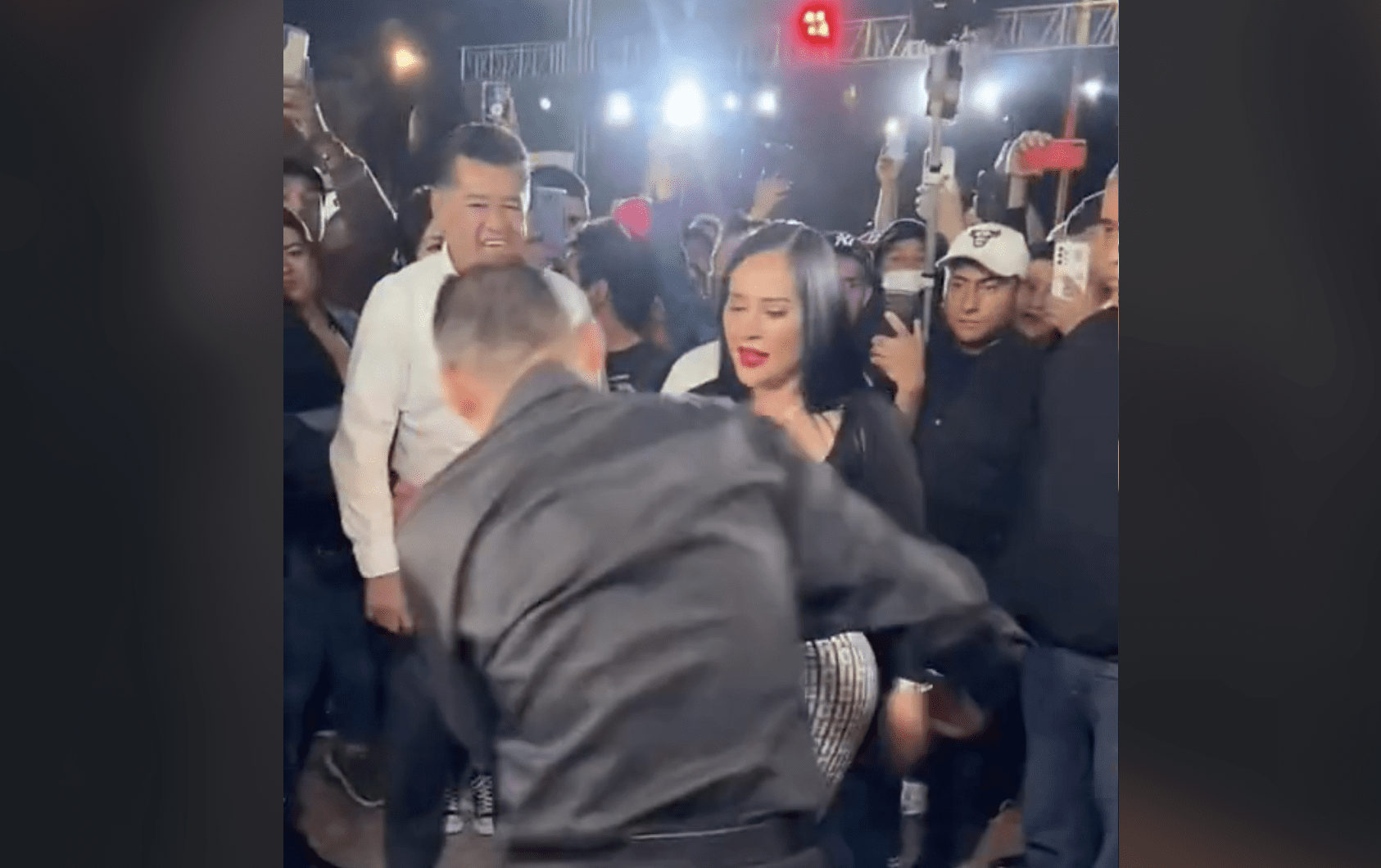 A Sandra Cuevas le gusta mover el bote