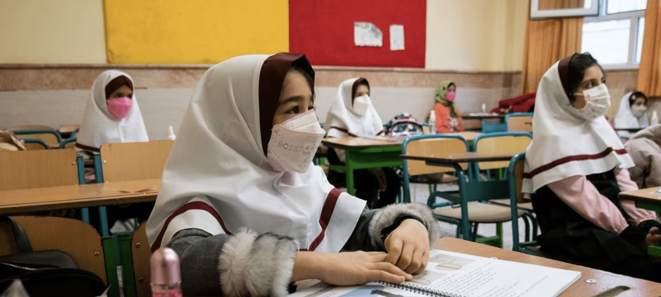 Detienen a tres personas en Irán tras envenenamiento a mujeres en las escuelas