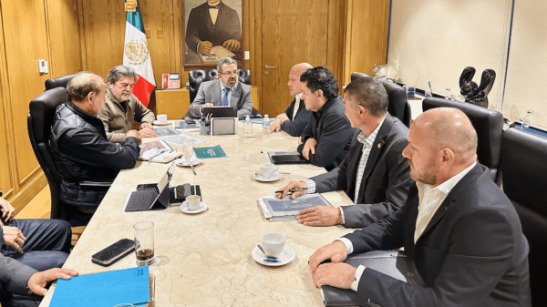 Enrique Alfaro y Jorge Nuño dialogan