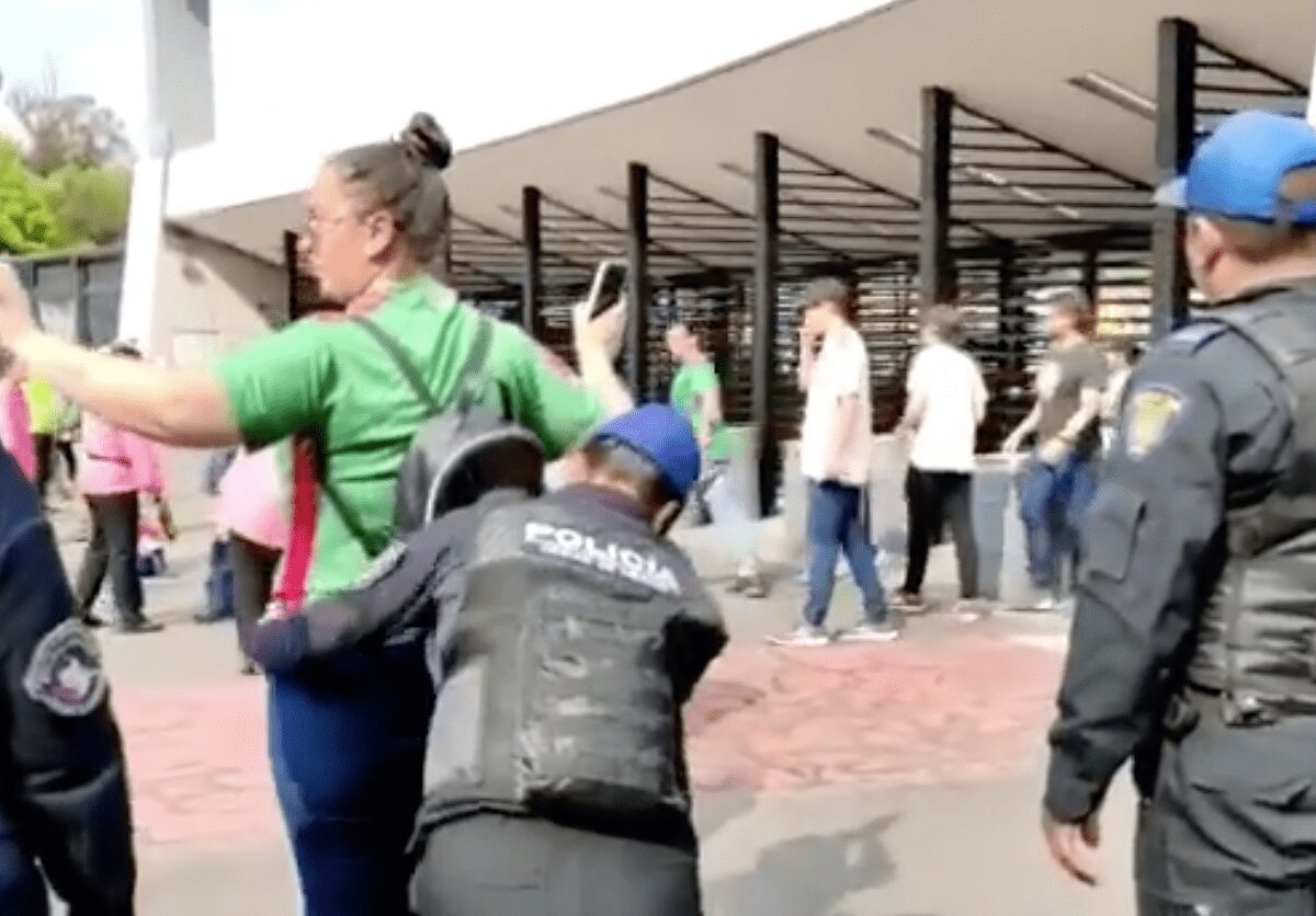 Atrapan a revendedores en partido México vs Jamaica