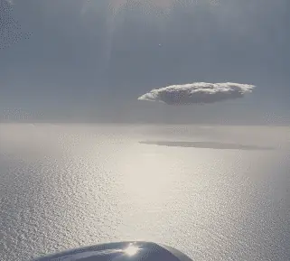 Captan en video una extraña nube en el cielo