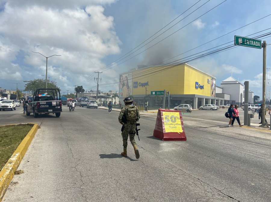Incendio en Coppel de Cancún alerta a la ciudadanía
