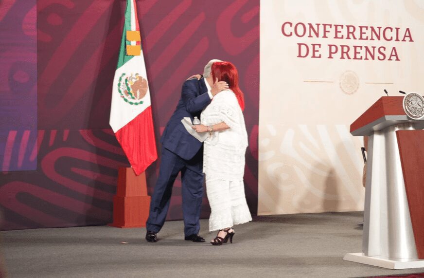 Layda Sansores le hace himno al Tren Maya