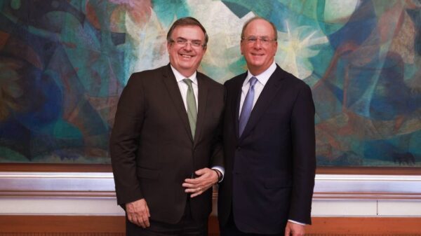 Recibe Ebrard a Larry Fink, presidente de BlackRock