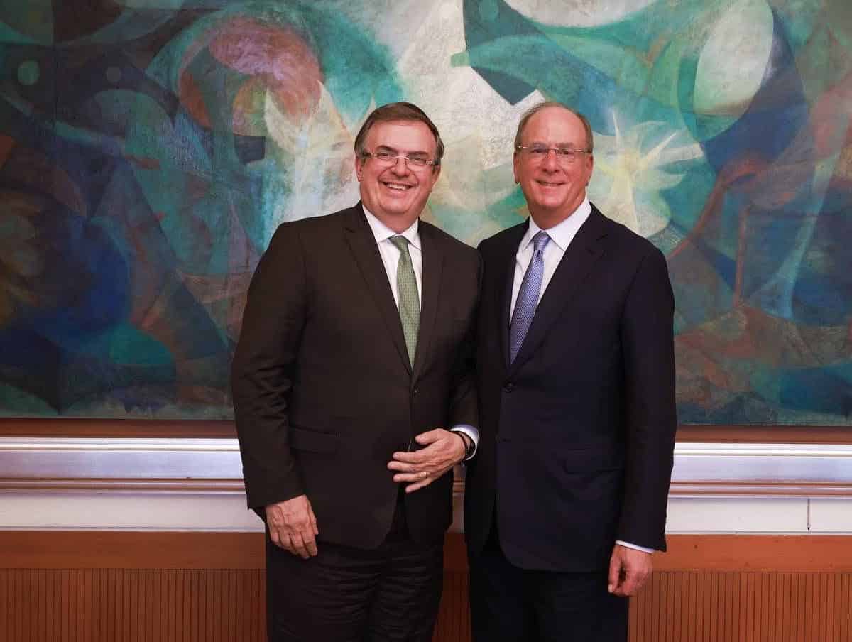 Recibe Ebrard a Larry Fink, presidente de BlackRock