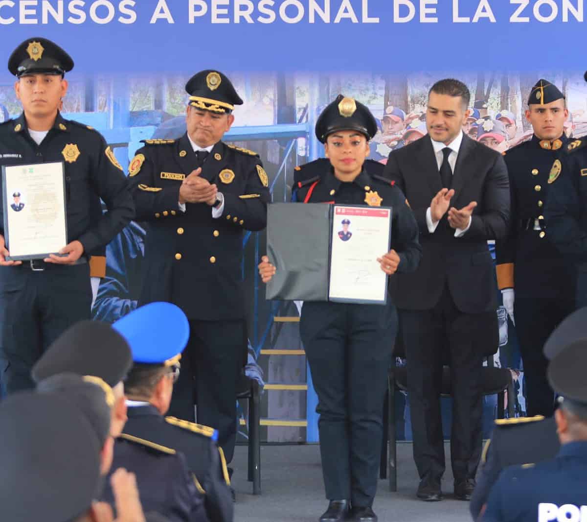 Otorgan ascensos a 14 policías de la CDMX