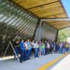 Inaugura Lili Campos paradero para estudiantes