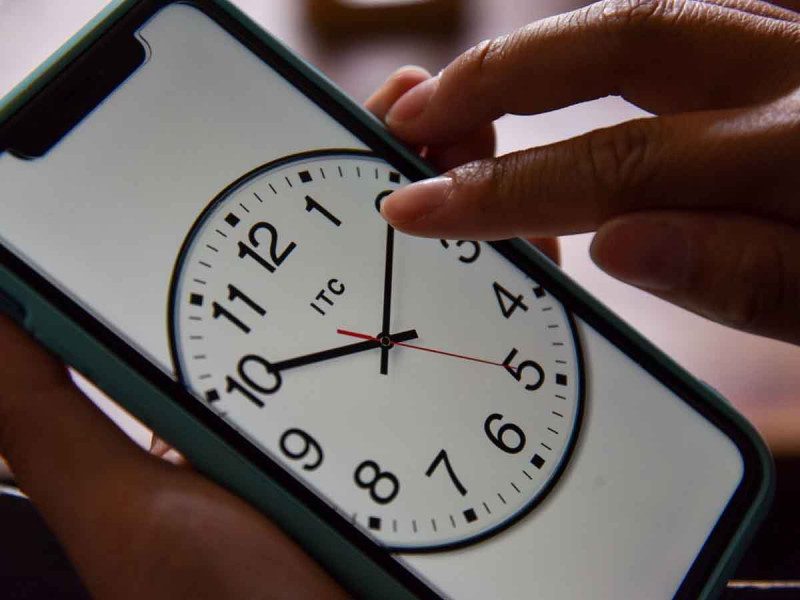 Cuatro Estados adelantaron su reloj la madrugada de hoy