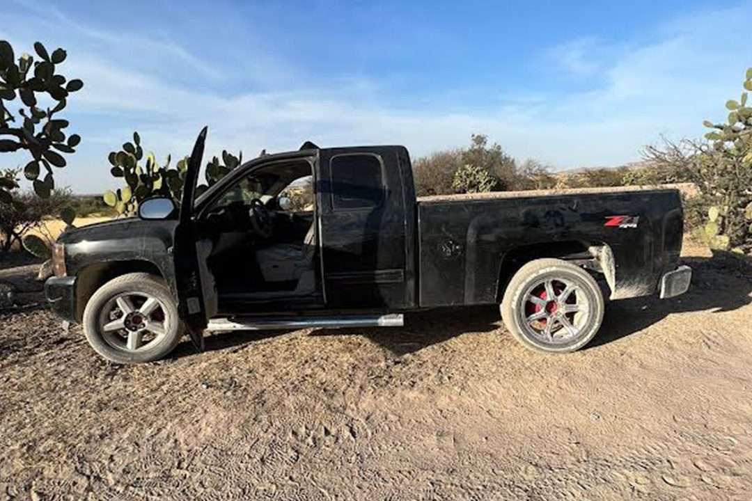 Aseguran camioneta con droga en Lagos de Moreno