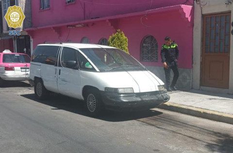 Abandona en Iztapalapa camioneta con la que chocó y se dio a la fuga en Coyoacán