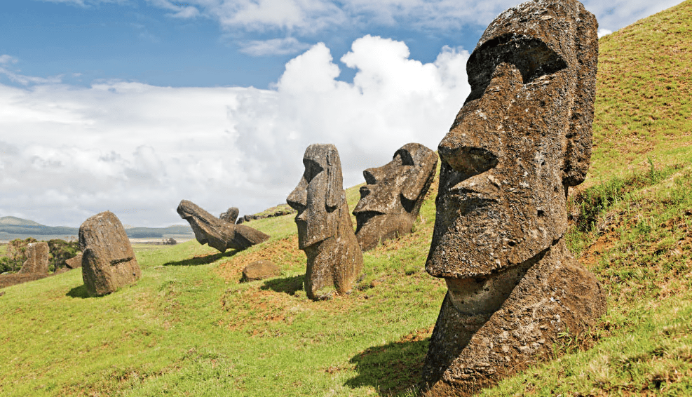 Descubren estatua moai en la Isla de Pascua