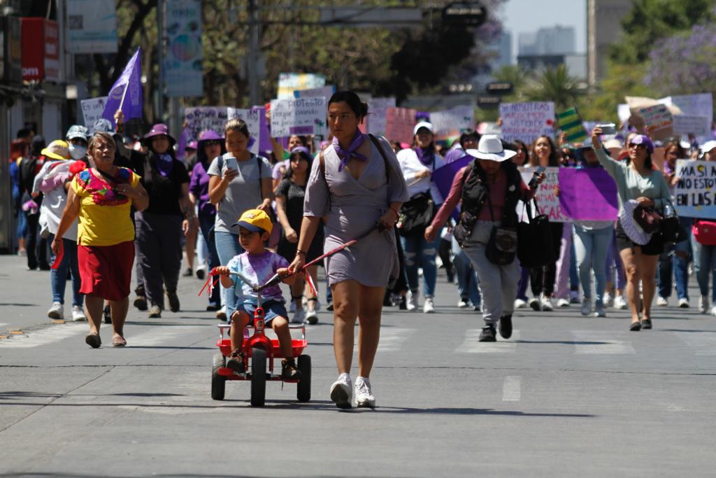 Marcha del 8M en CDMX se desarrolló en calma