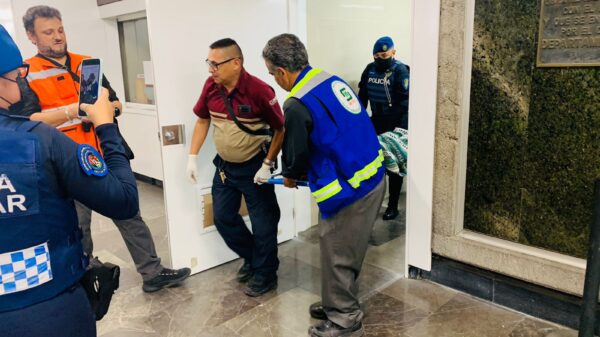 Mujer entra en labor de parto en Metro Pantitlán