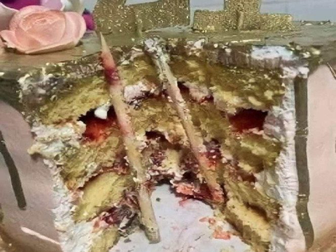 Mujer termina en el hospital por pastelazo