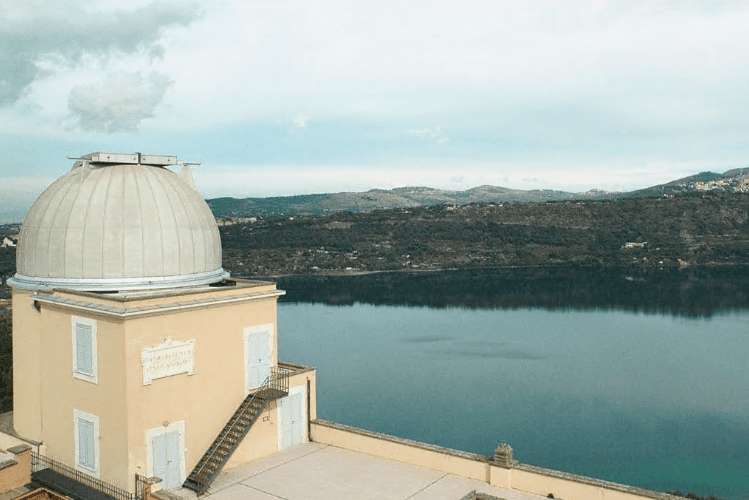 El Vaticano tiene un telescopio y sí, hace investigación científica