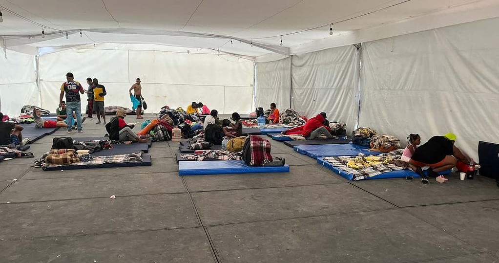 Albergue temporal recibe a 390 migrantes en CDMX