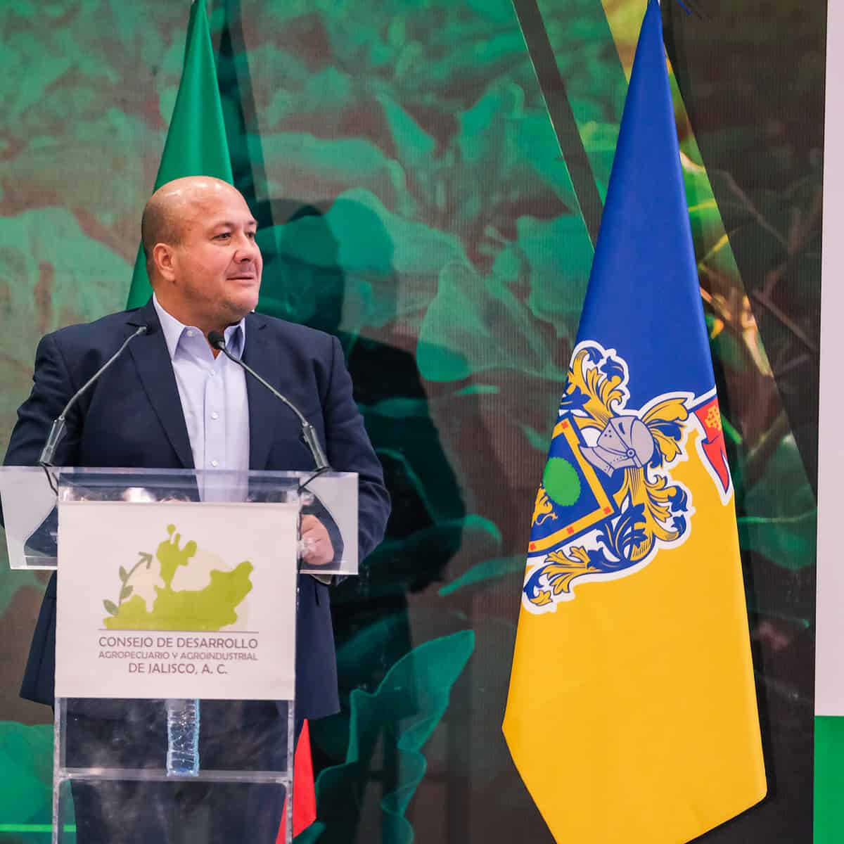 Hospitalizan a Gobernador de Jalisco