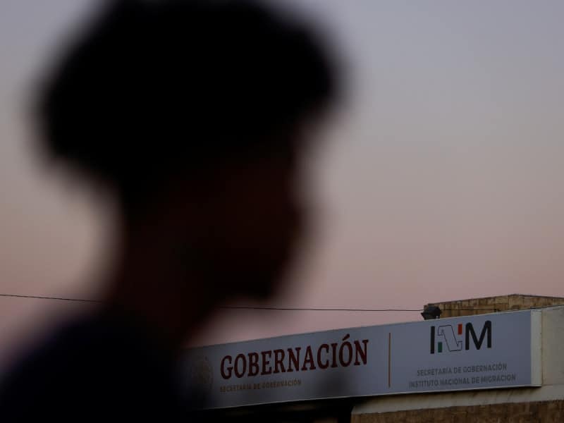 Juez detiene la captura del delegado de INM en Chihuahua