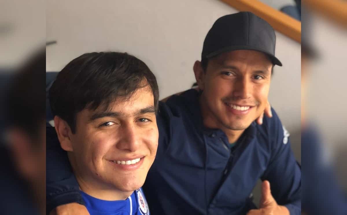 Así despide Jerry Flores a Julián Figueroa, fiel seguidor de Cruz Azul