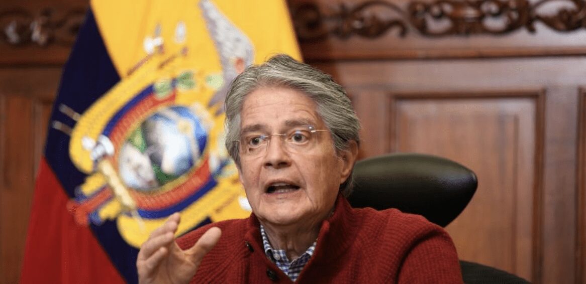 El gobierno de Ecuador autoriza a los civiles portar armas