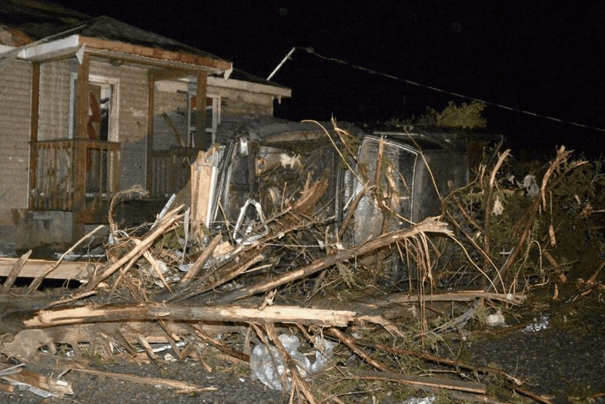 Tornado azota el sureste de Missouri y deja varias víctimas