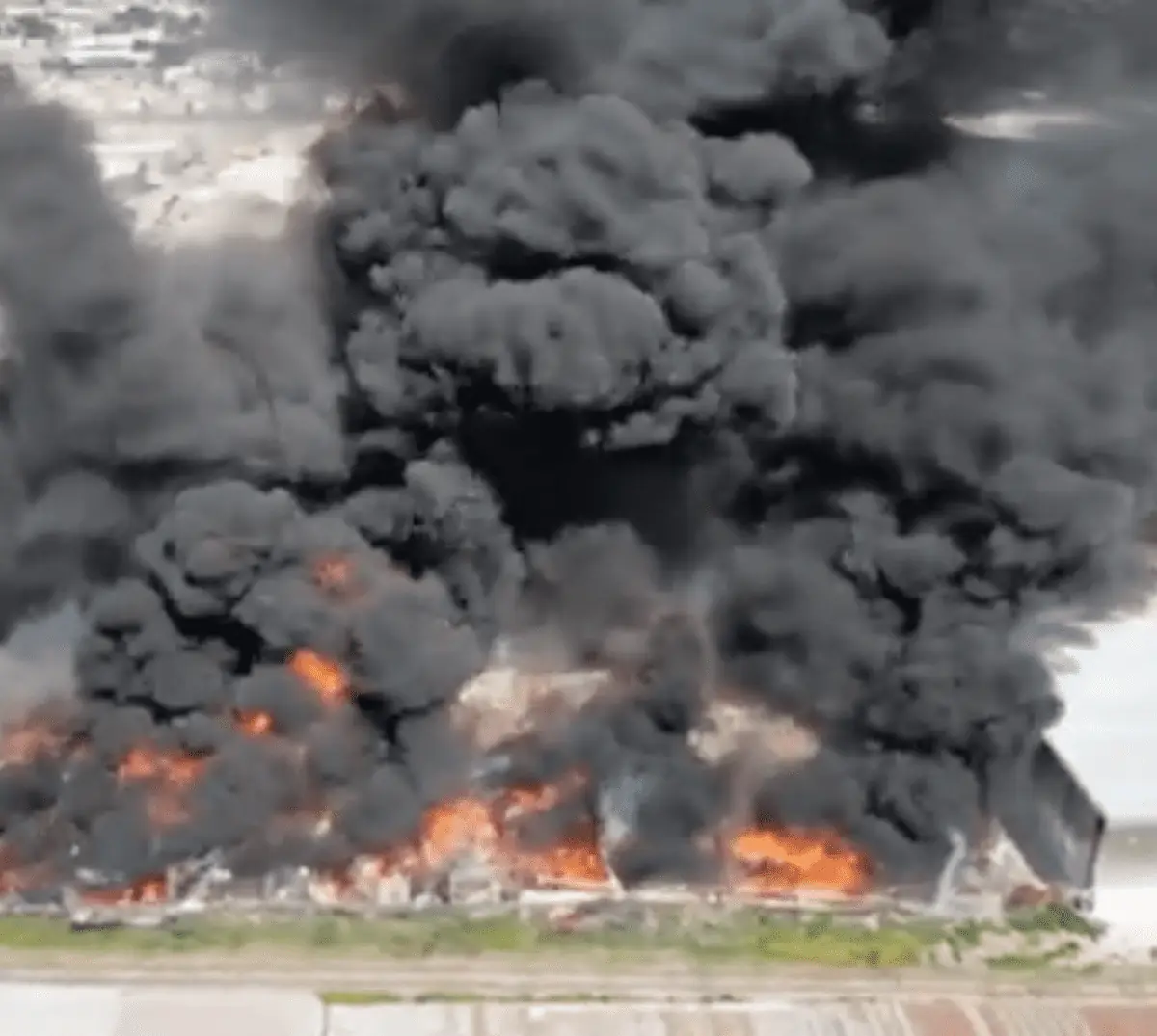 Una vez más se incendia planta recicladora en Tijuana