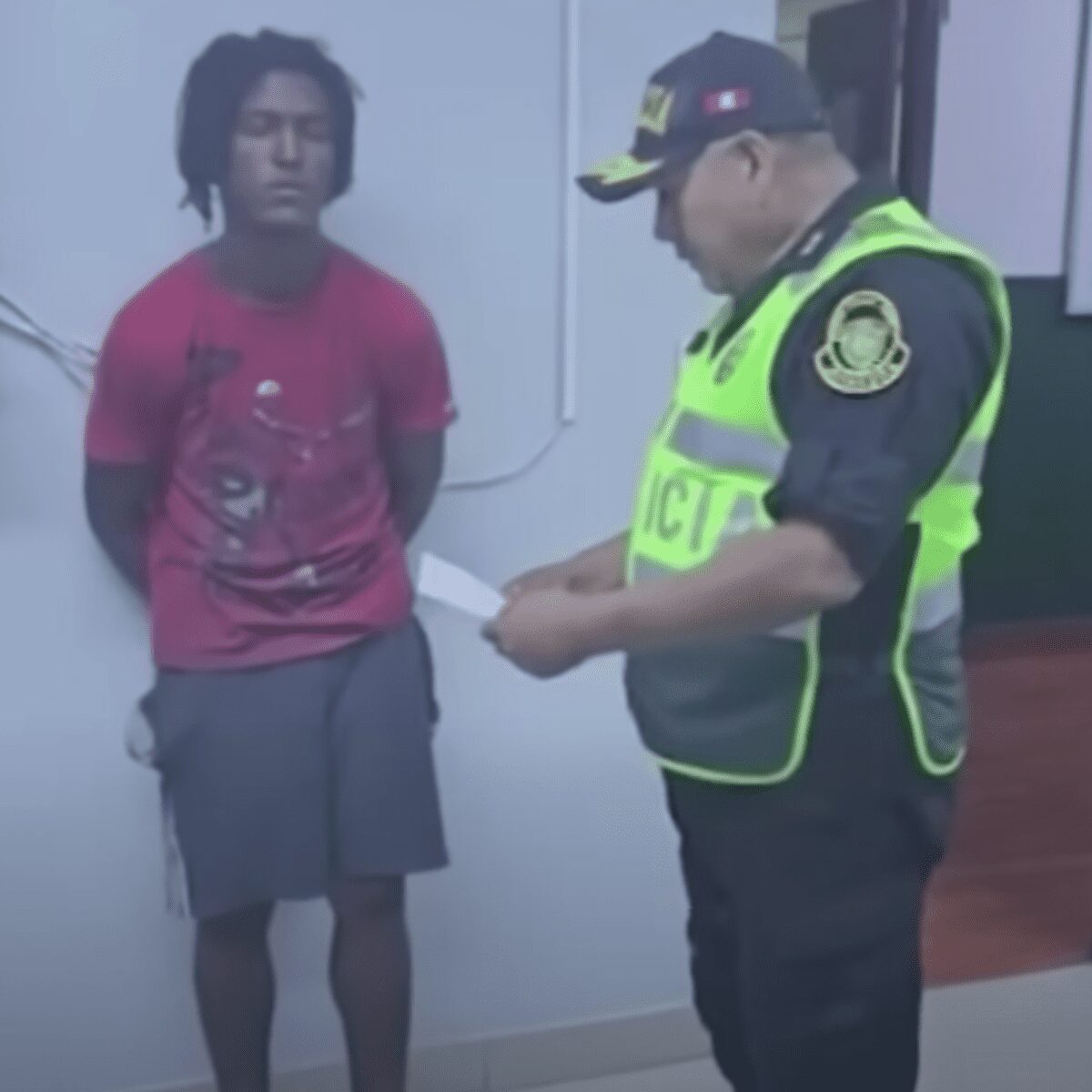 Limpiaparabrisas asesina a conductor por negarse a darle monedas