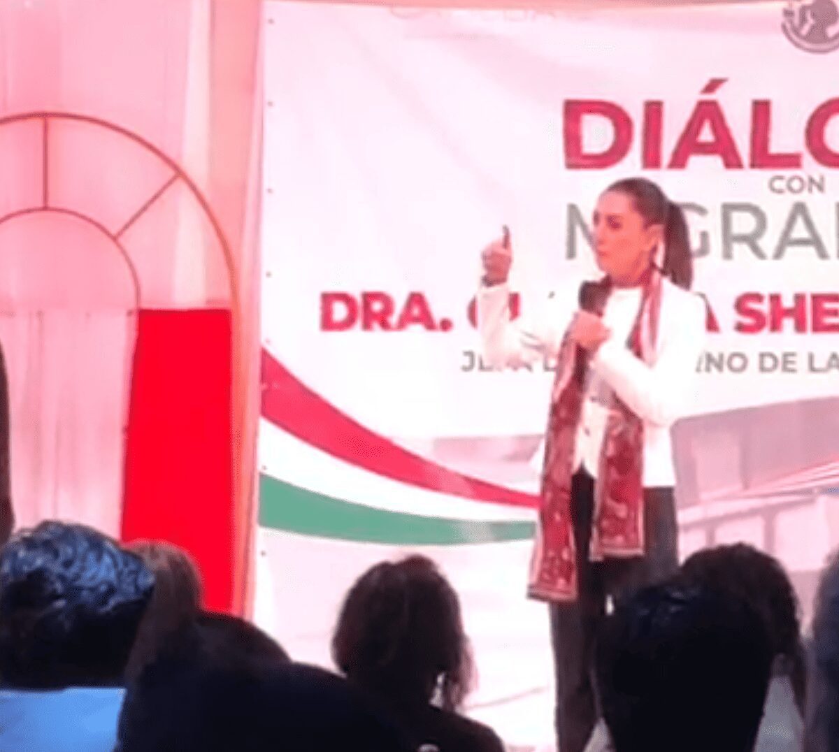 Claudia Sheinbaum no convence, en Denver, con su defensa de “Abrazos no balazos”