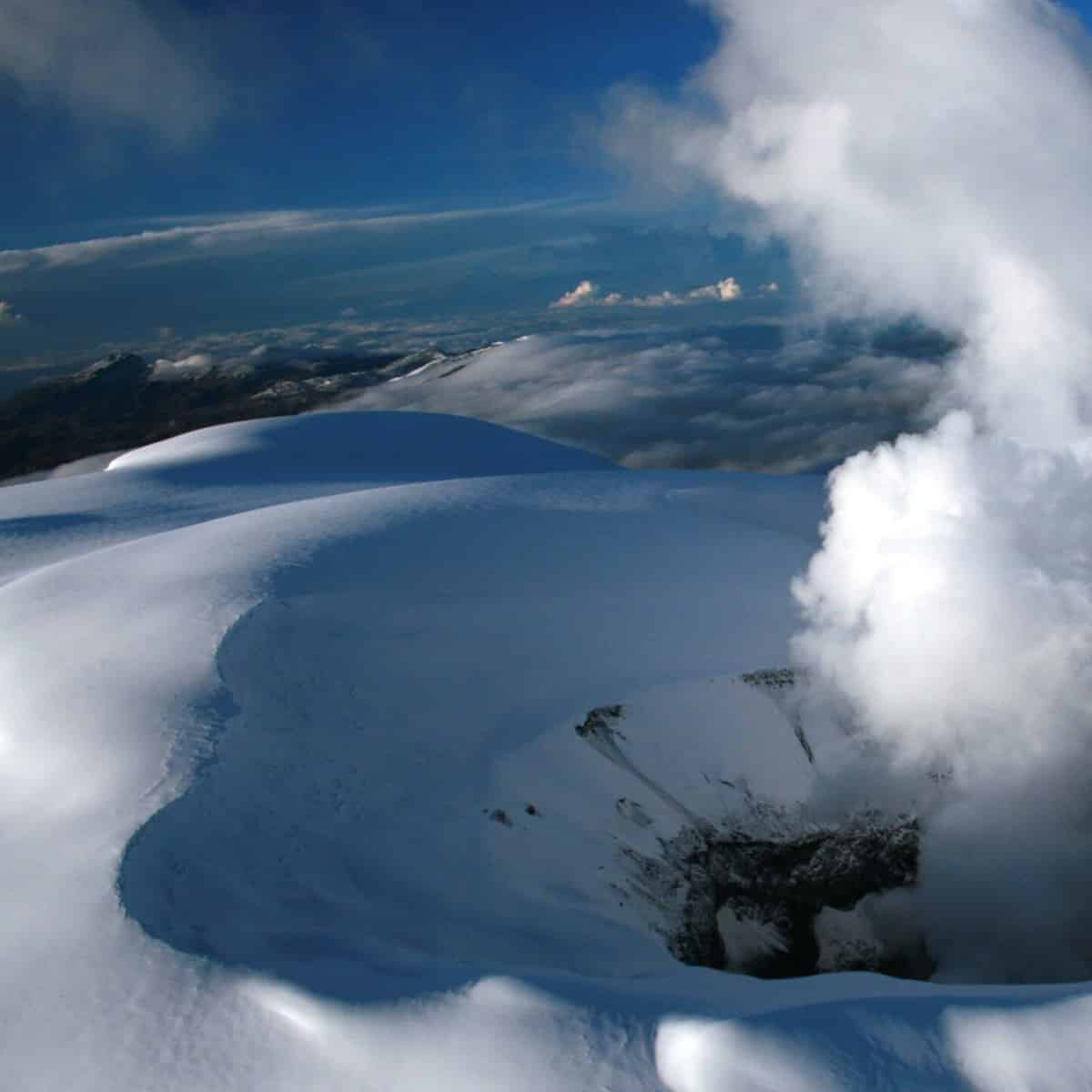 Colombia se alista ante inminente erupción del Nevado del Ruiz