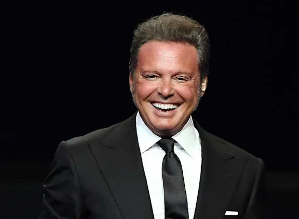 Luis Miguel vuelve a los escenarios, informa fechas de conciertos de su Tour 2023