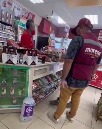 Militantes de Morena roban tienda de conveniencia y son descubiertos