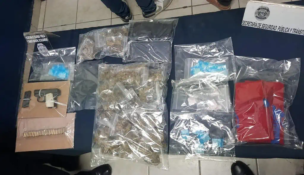 Policías de Solidaridad capturan a una pareja con 80 dosis de droga 