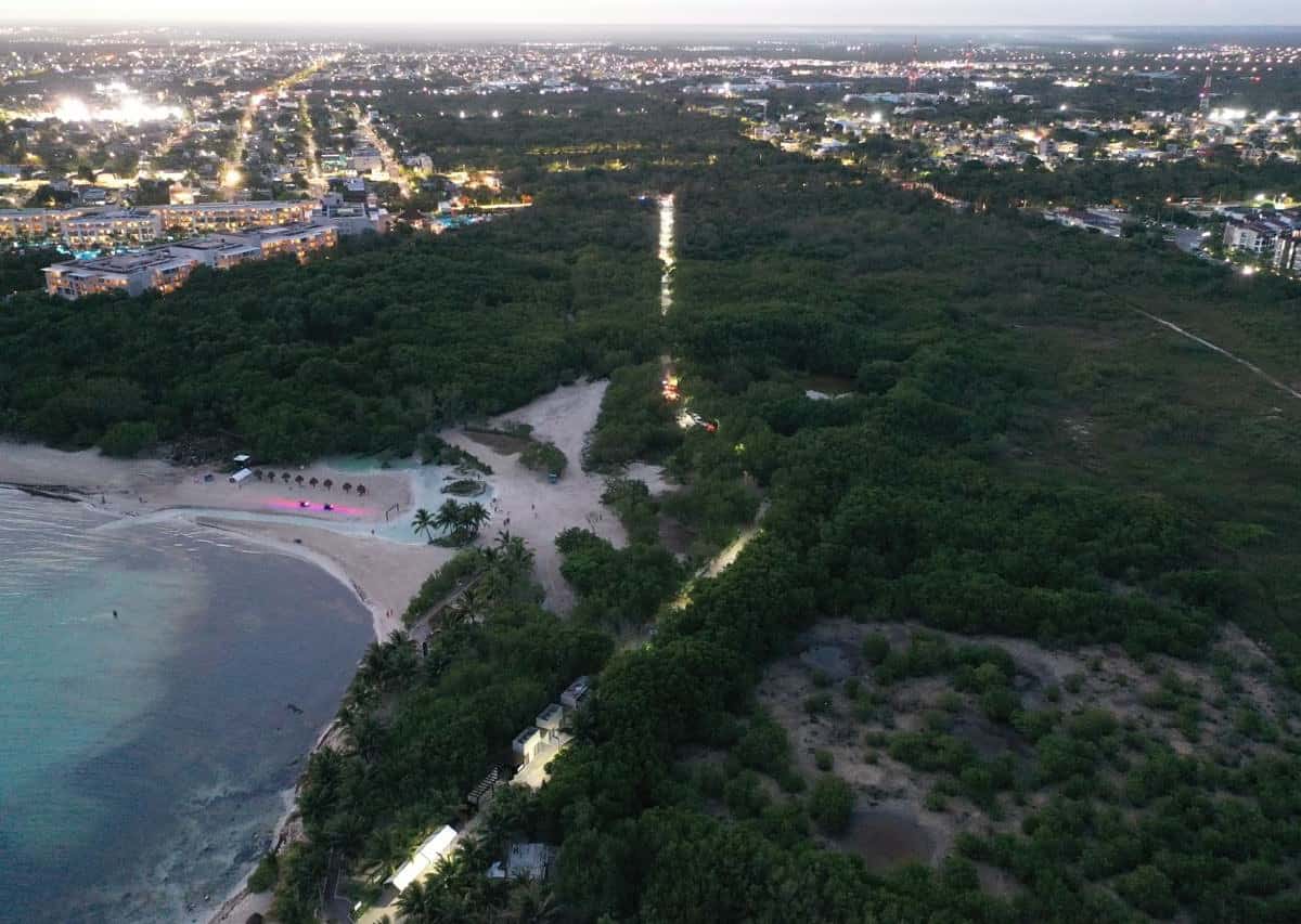 Gobierno de Playa del Carmen iluminó camino a Punta Esmeralda