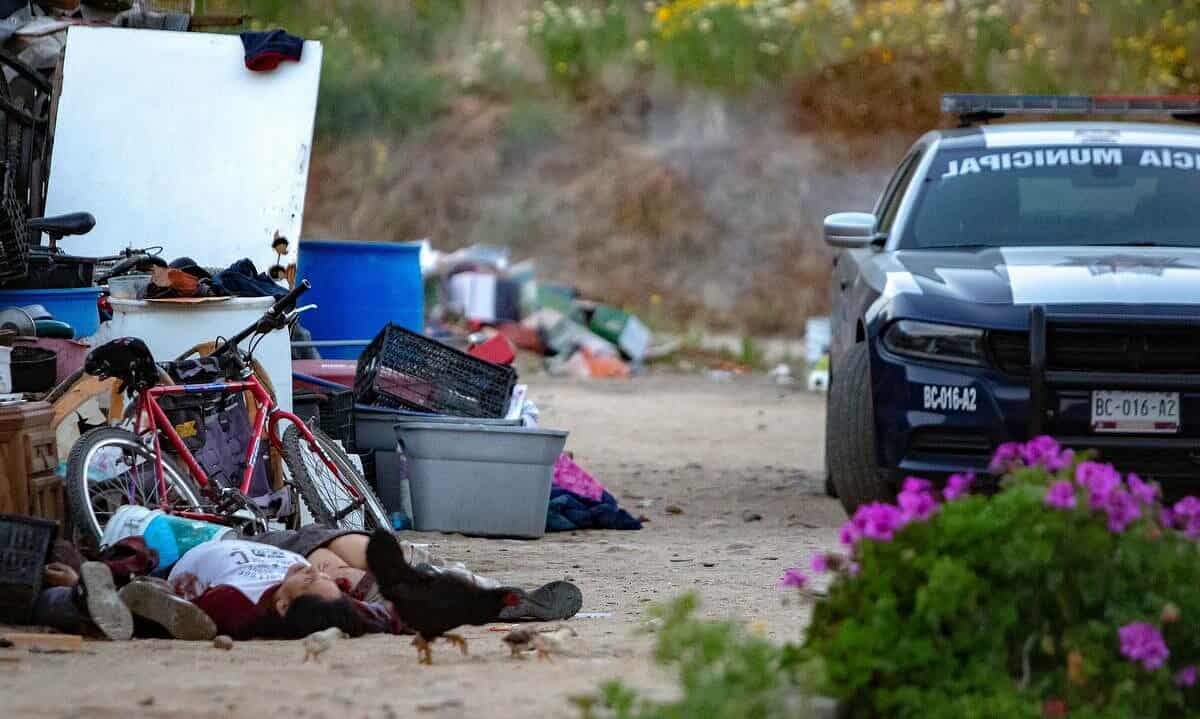 Encuentran a tres hombres y una mujer muertos por disparo de arma de fuego en Tijuana
