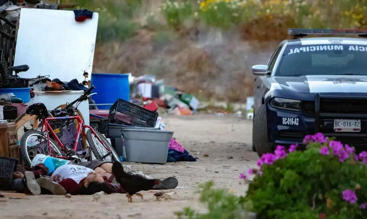 Encuentran a tres hombres y una mujer muertos por disparo de arma de fuego en Tijuana