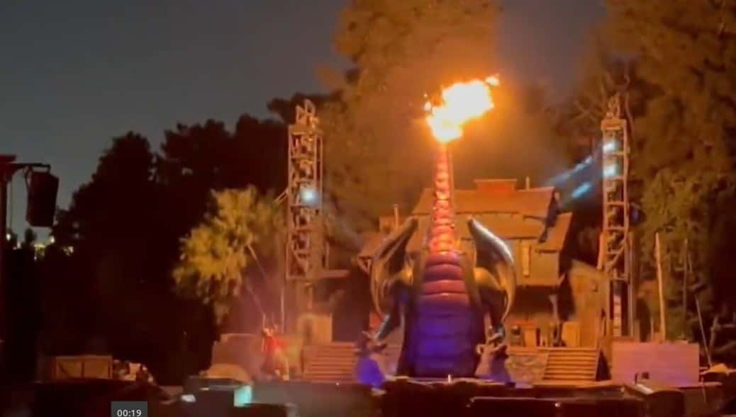 Fuego en Disneyland: Se incendia el dragón de la Bella Durmiente