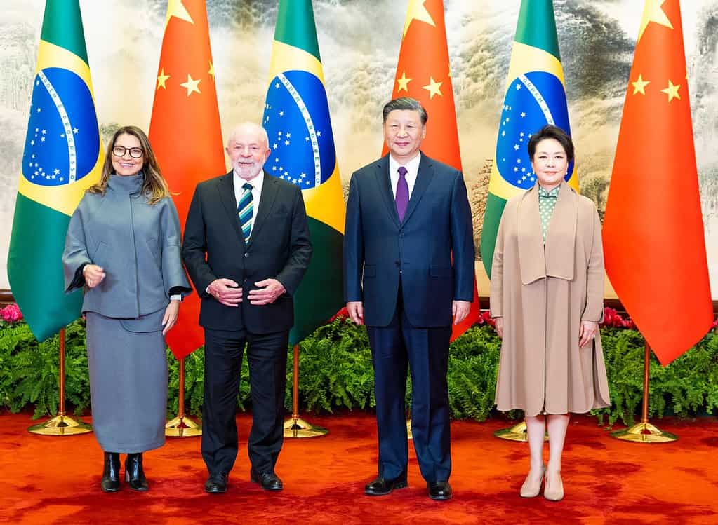 Presidentes de China y Brasil se reúnen en Beijing