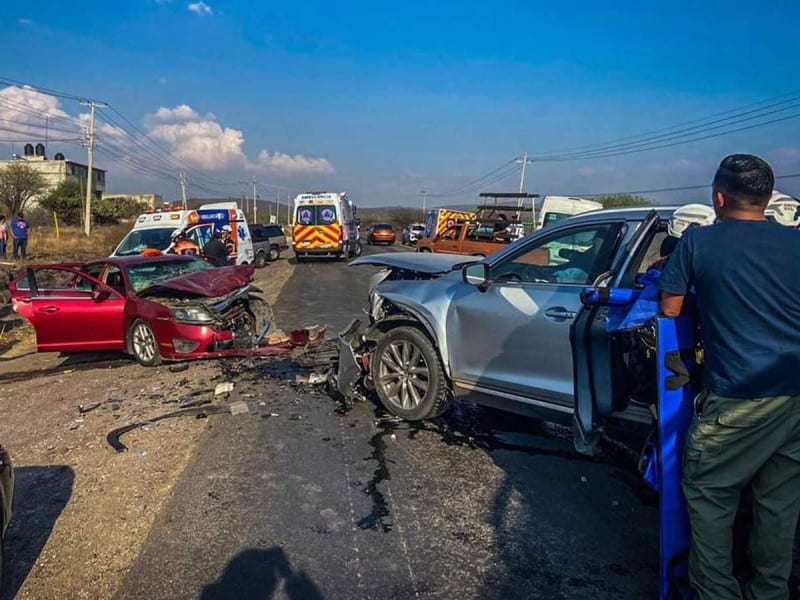 Choque deja 3 heridos graves y 7 lesionados