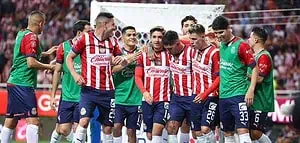 ¡Chivas festeja!, está en cuartos de final tras golear a Mazatlán 4-1